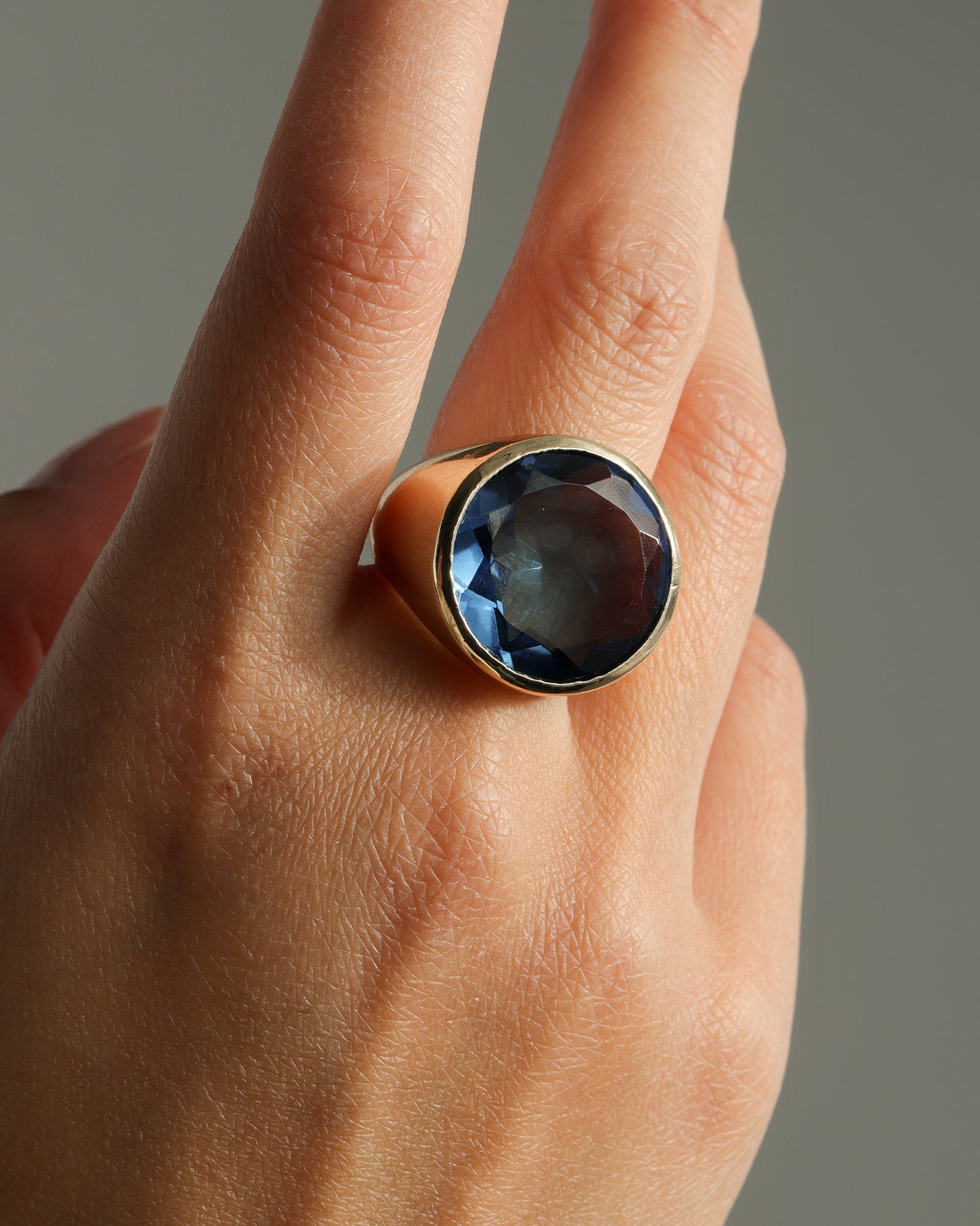 Atelier Mon-Round Stone Ring-Rings-Blue Ruby Jewellery-Vancouver Canada