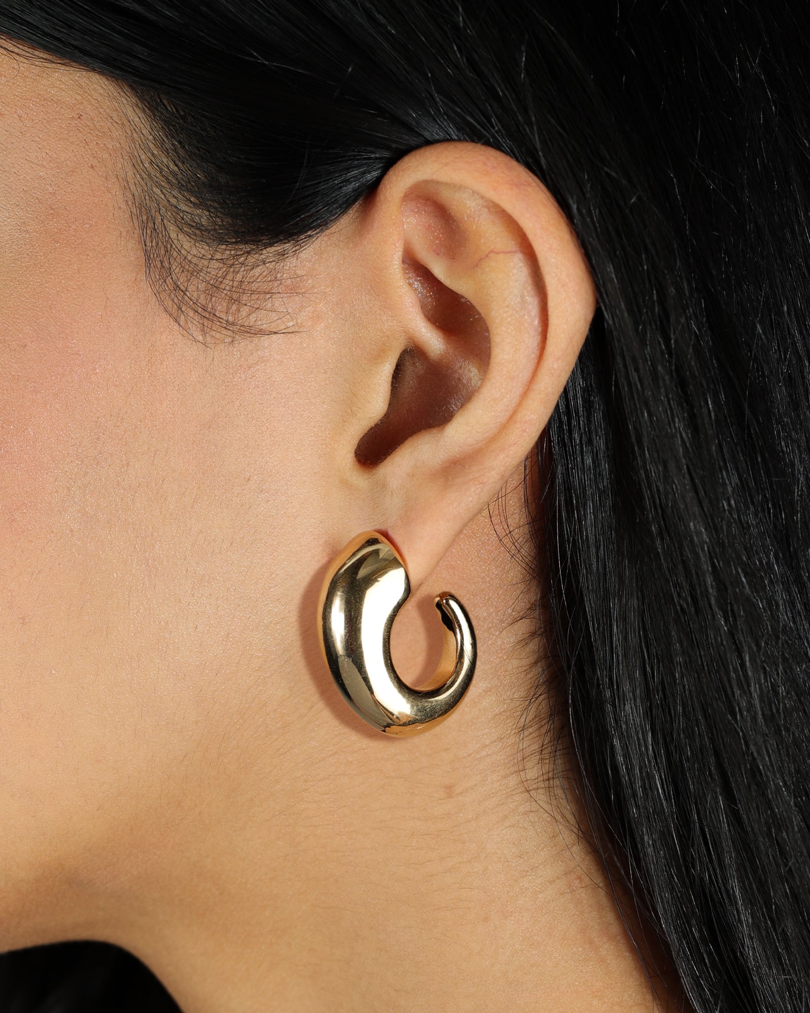 Oval Hook Hoops 18k Gold Plated