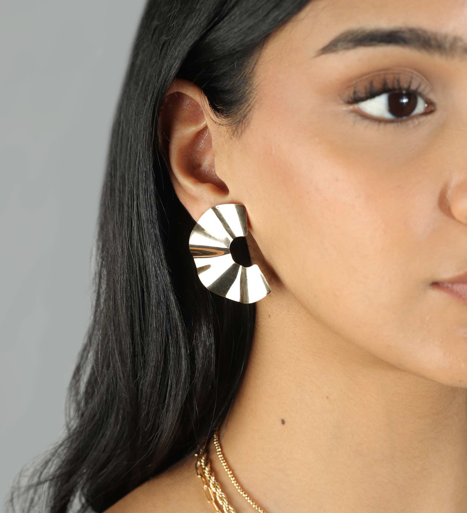 Wavy Fan Studs 18k Gold Plated