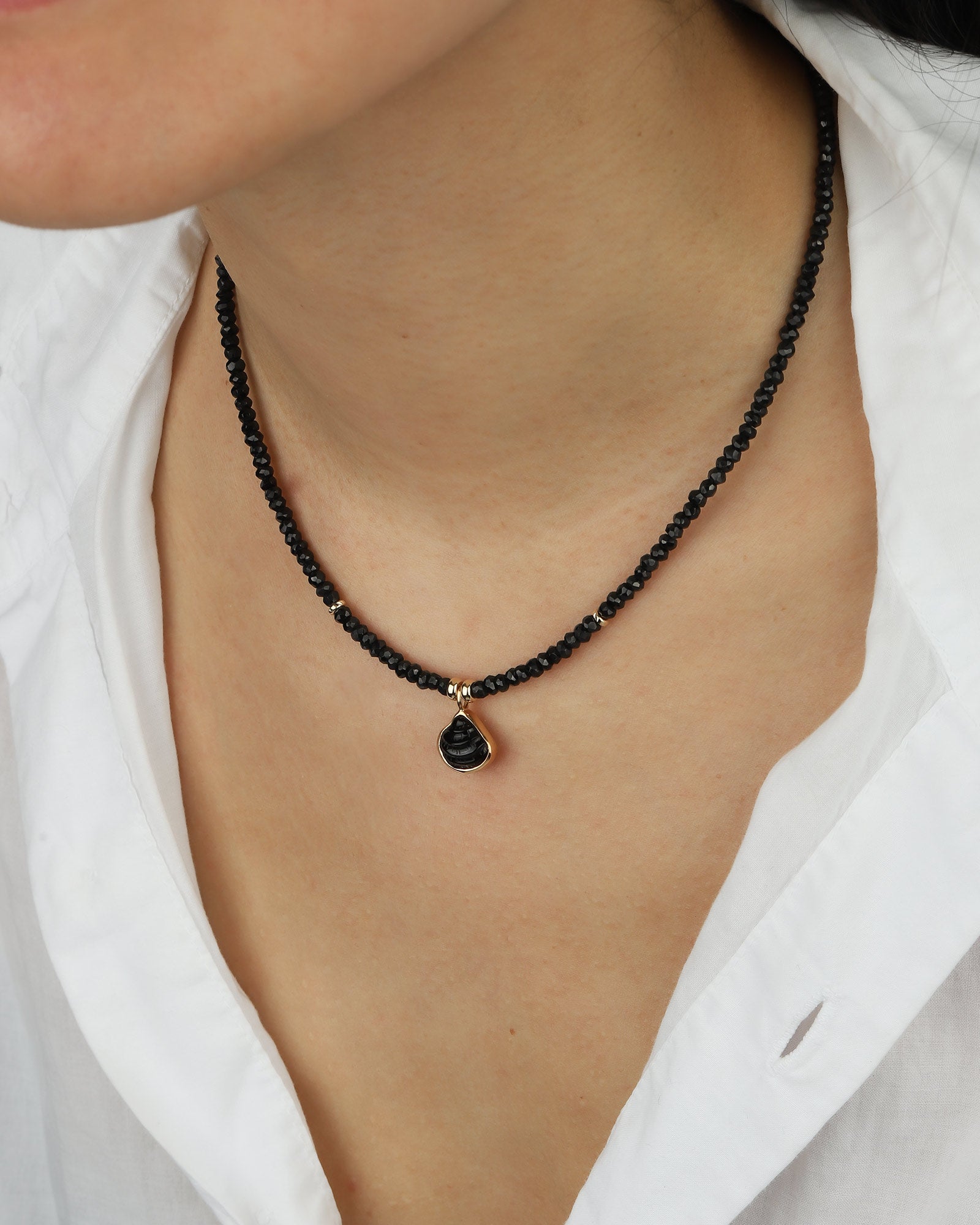 Black Spinel Shell Necklace 18k Rose Gold, White Pearl