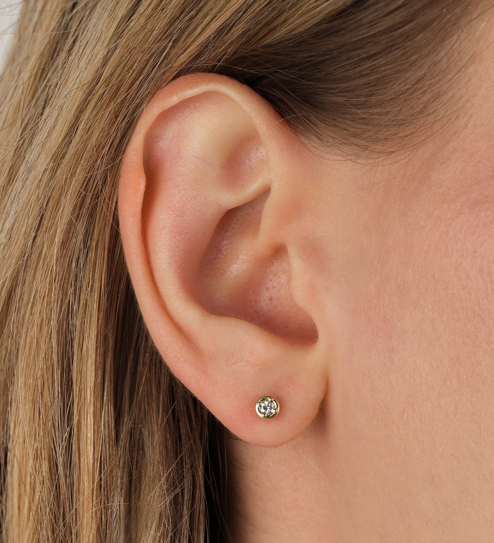 Round Organic Studs 14k Yellow Gold, Diamond