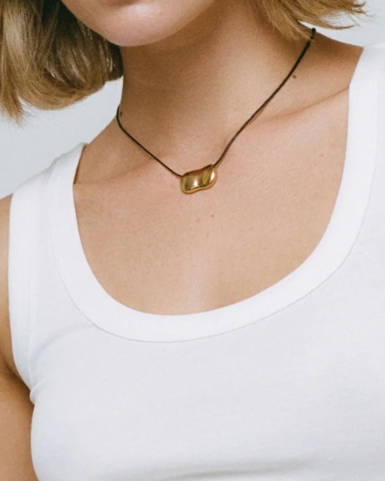 Pebble Necklace 18k Gold Plated, Black Leather