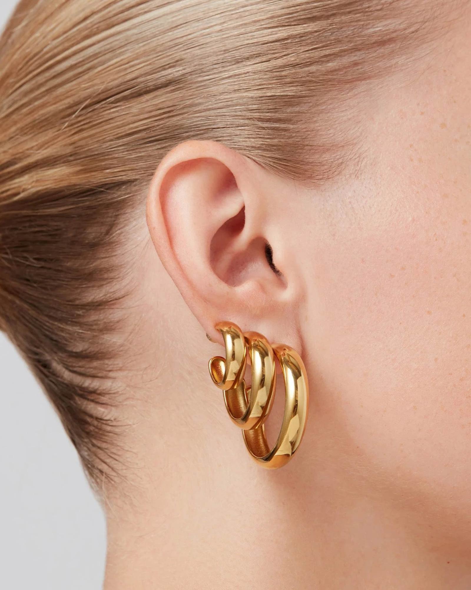 Staple Hoop Earrings - Small 14k Gold Ion Plated