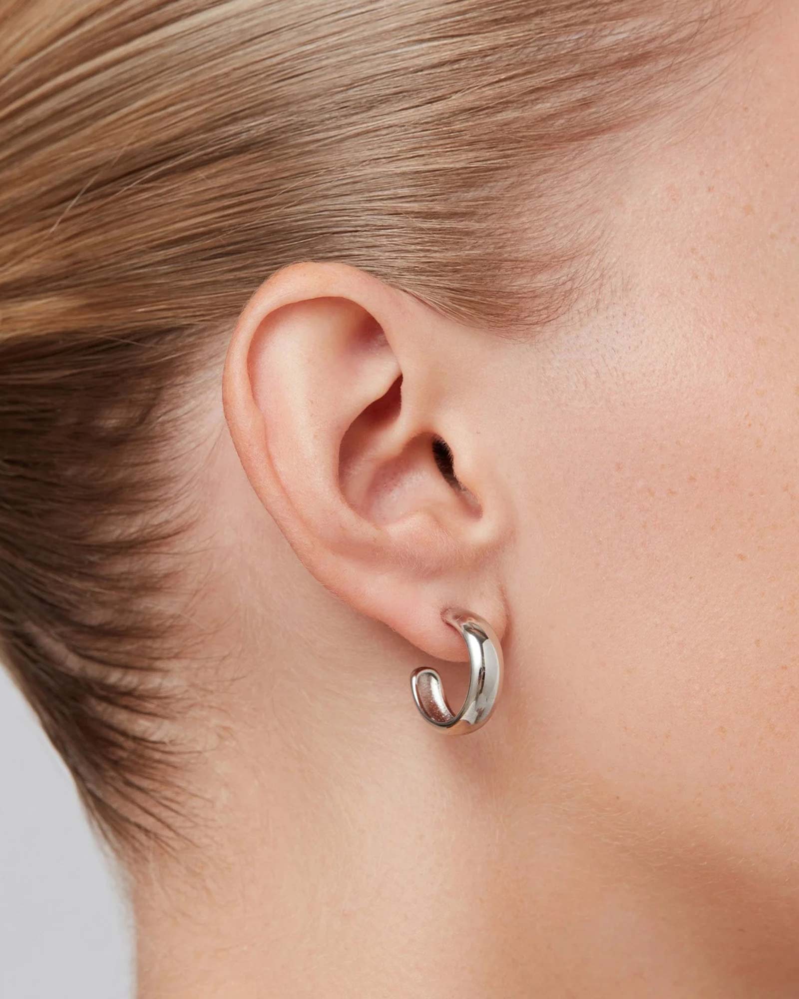 Staple Hoop Earrings - Small Rhodium Ion Plated